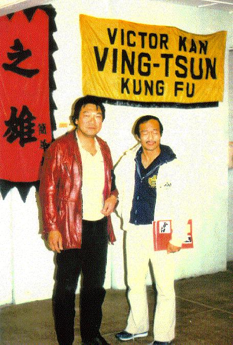 Dan Inosanto visitó a su Sipak (tío en Kung-Fu) Victor Kan, en Londres, a mediados de los años 80